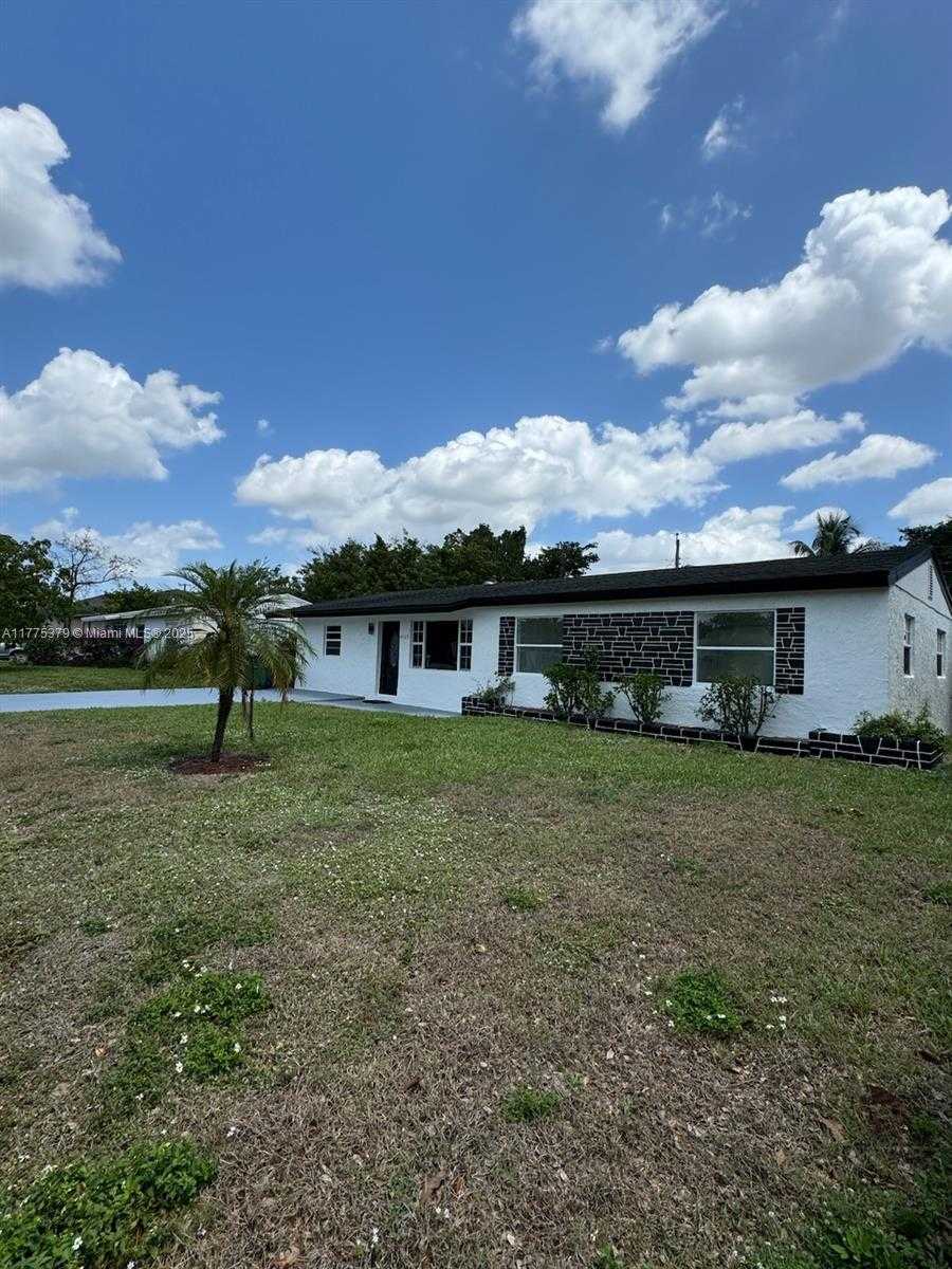 Small Image of 4529 SOUTH WEST 24TH ST, Fort Lauderdale Number 56