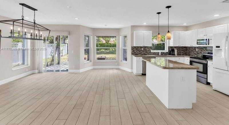 Small Image of 10766 CRESCENDO CIR, Boca Raton Number 19