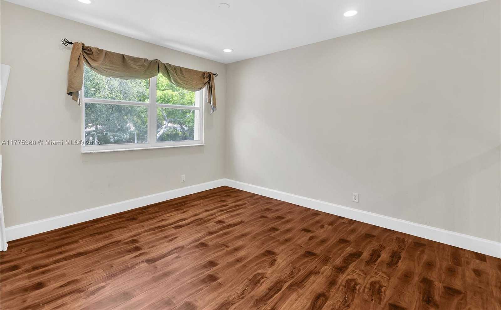 Small Image of 10766 CRESCENDO CIR, Boca Raton Number 24