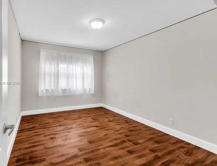 Small Image of 10766 CRESCENDO CIR, Boca Raton Number 33