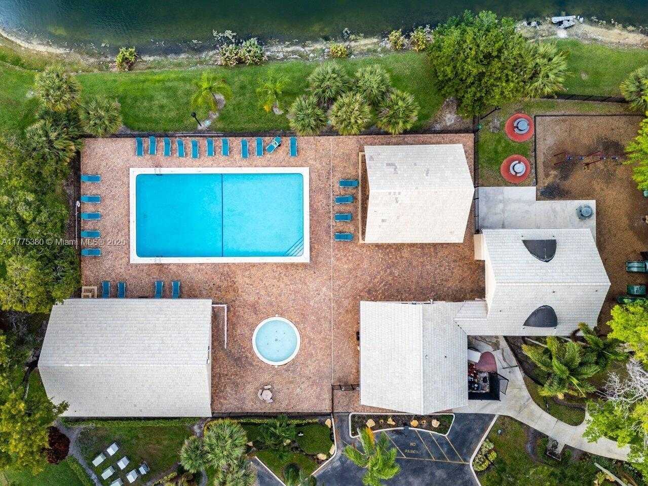 Small Image of 10766 CRESCENDO CIR, Boca Raton Number 48