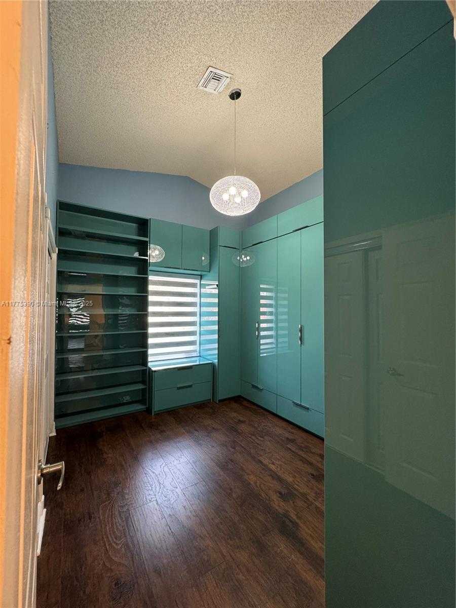Small Image of 18423 NORTH WEST 9TH ST, Pembroke Pines Number 21