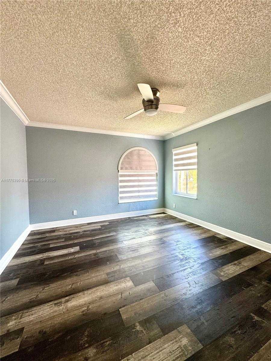 Small Image of 18423 NORTH WEST 9TH ST, Pembroke Pines Number 24
