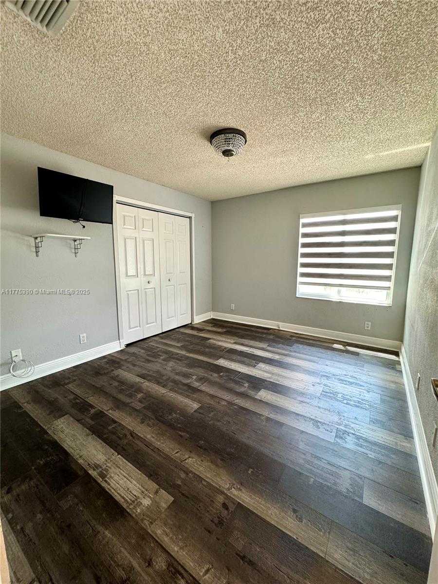 Small Image of 18423 NORTH WEST 9TH ST, Pembroke Pines Number 25