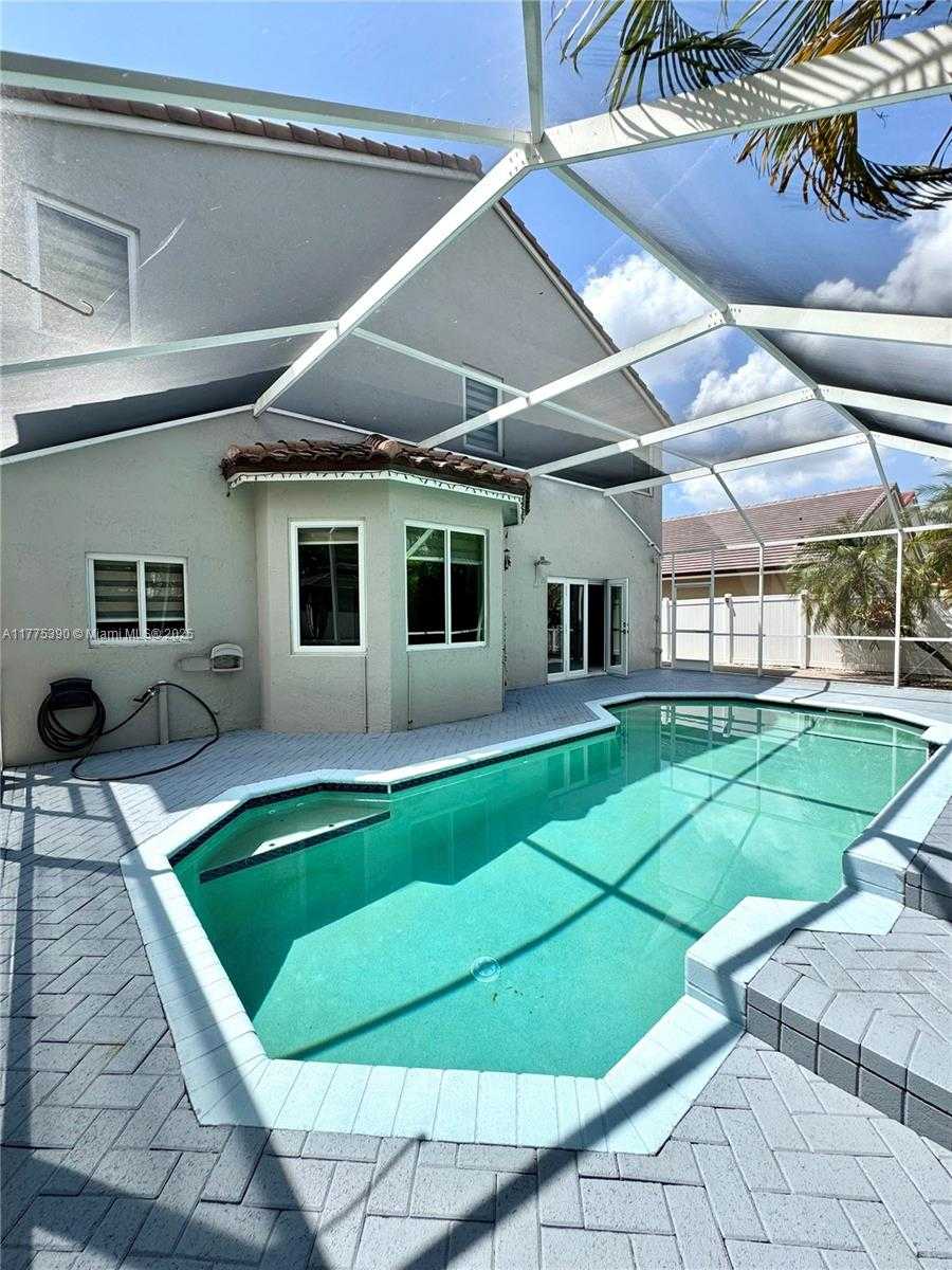 Small Image of 18423 NORTH WEST 9TH ST, Pembroke Pines Number 26