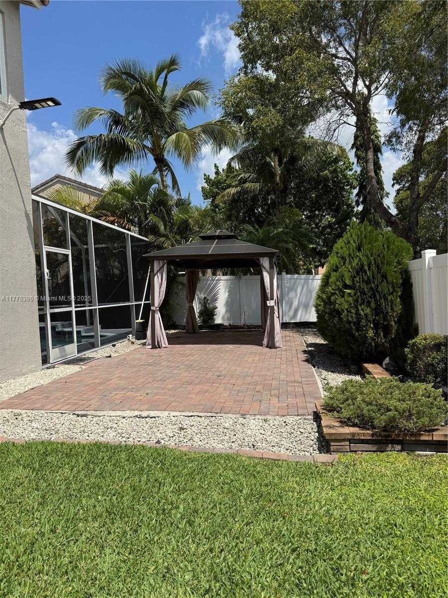 Small Image of 18423 NORTH WEST 9TH ST, Pembroke Pines Number 28