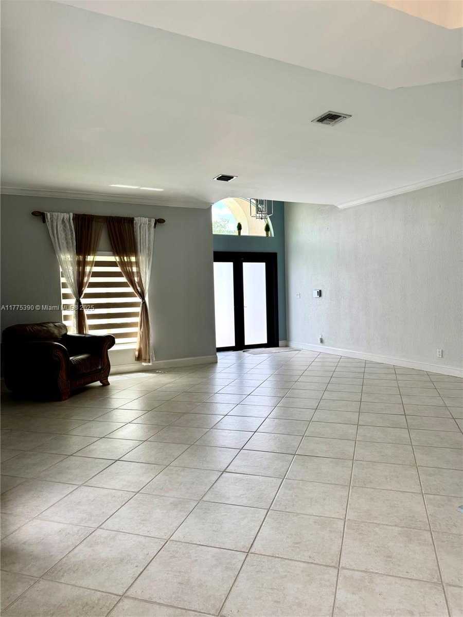 Small Image of 18423 NORTH WEST 9TH ST, Pembroke Pines Number 3