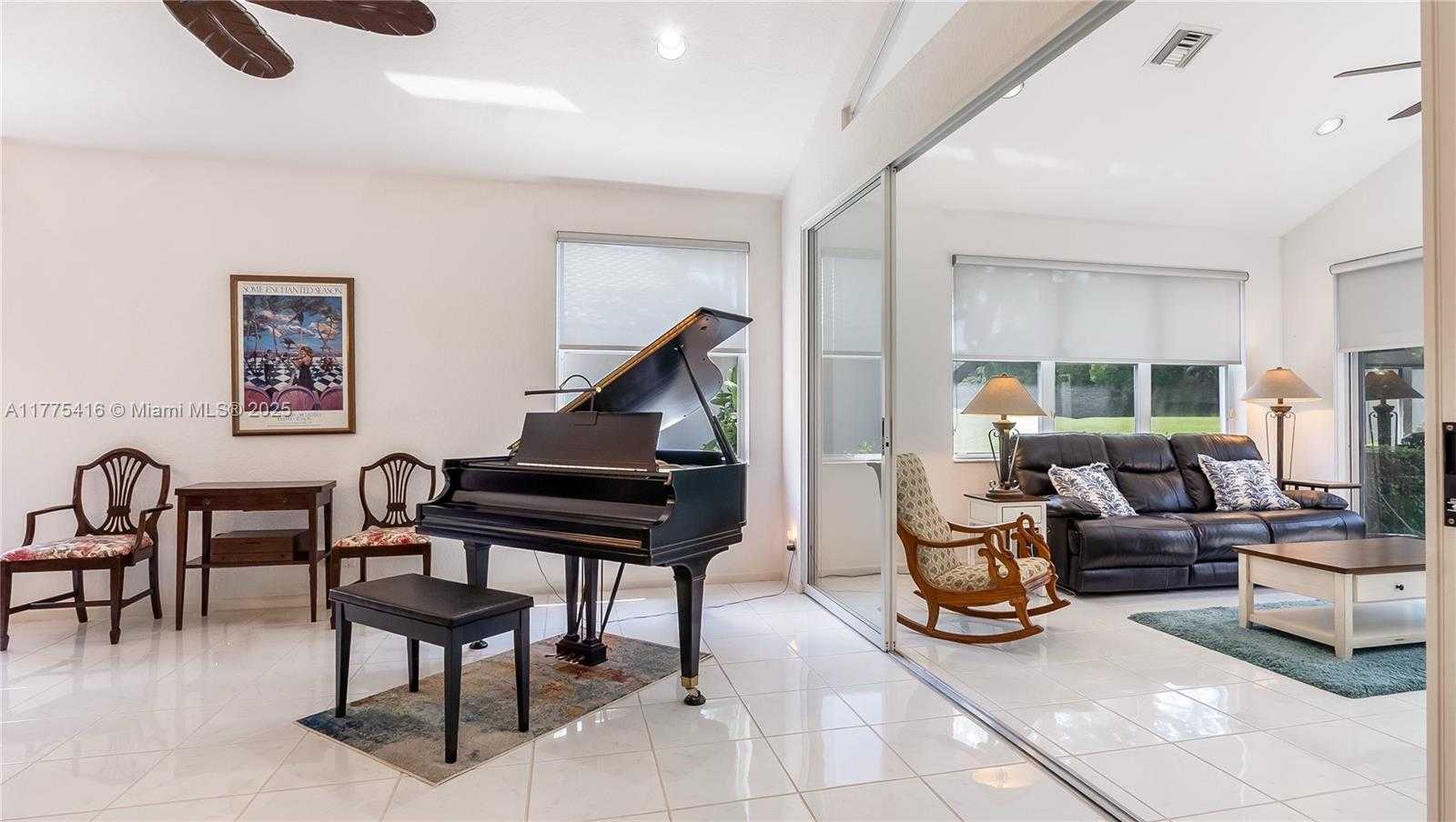 Small Image of 11893 FOUNTAINSIDE CIR, Boynton Beach Number 11