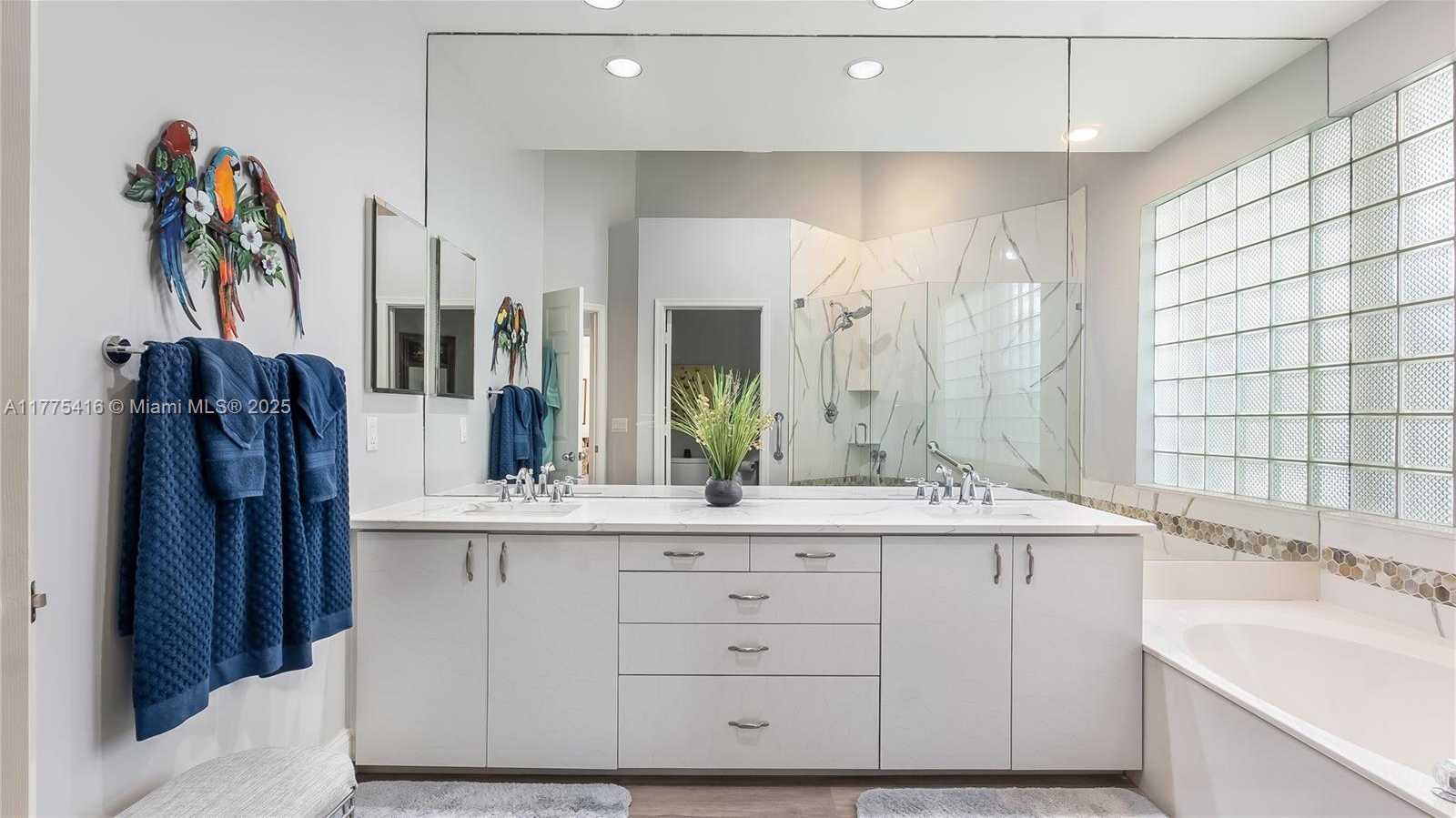 Small Image of 11893 FOUNTAINSIDE CIR, Boynton Beach Number 21