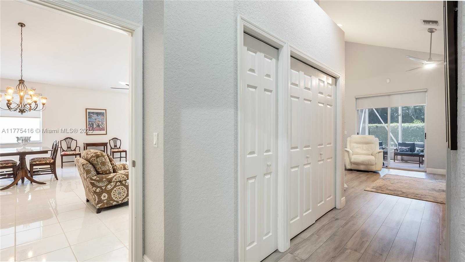 Small Image of 11893 FOUNTAINSIDE CIR, Boynton Beach Number 24