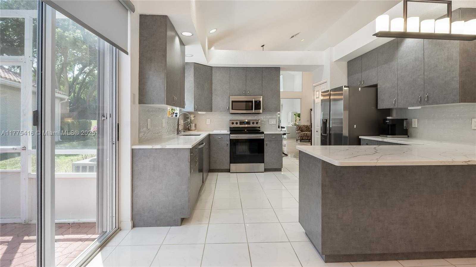 Small Image of 11893 FOUNTAINSIDE CIR, Boynton Beach Number 29