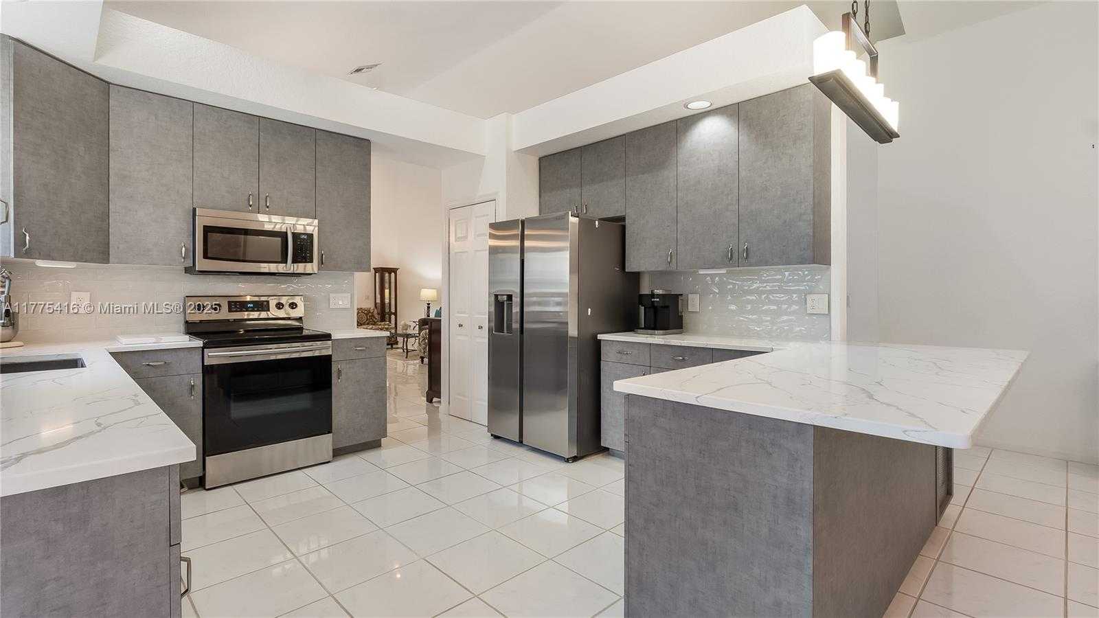 Small Image of 11893 FOUNTAINSIDE CIR, Boynton Beach Number 30