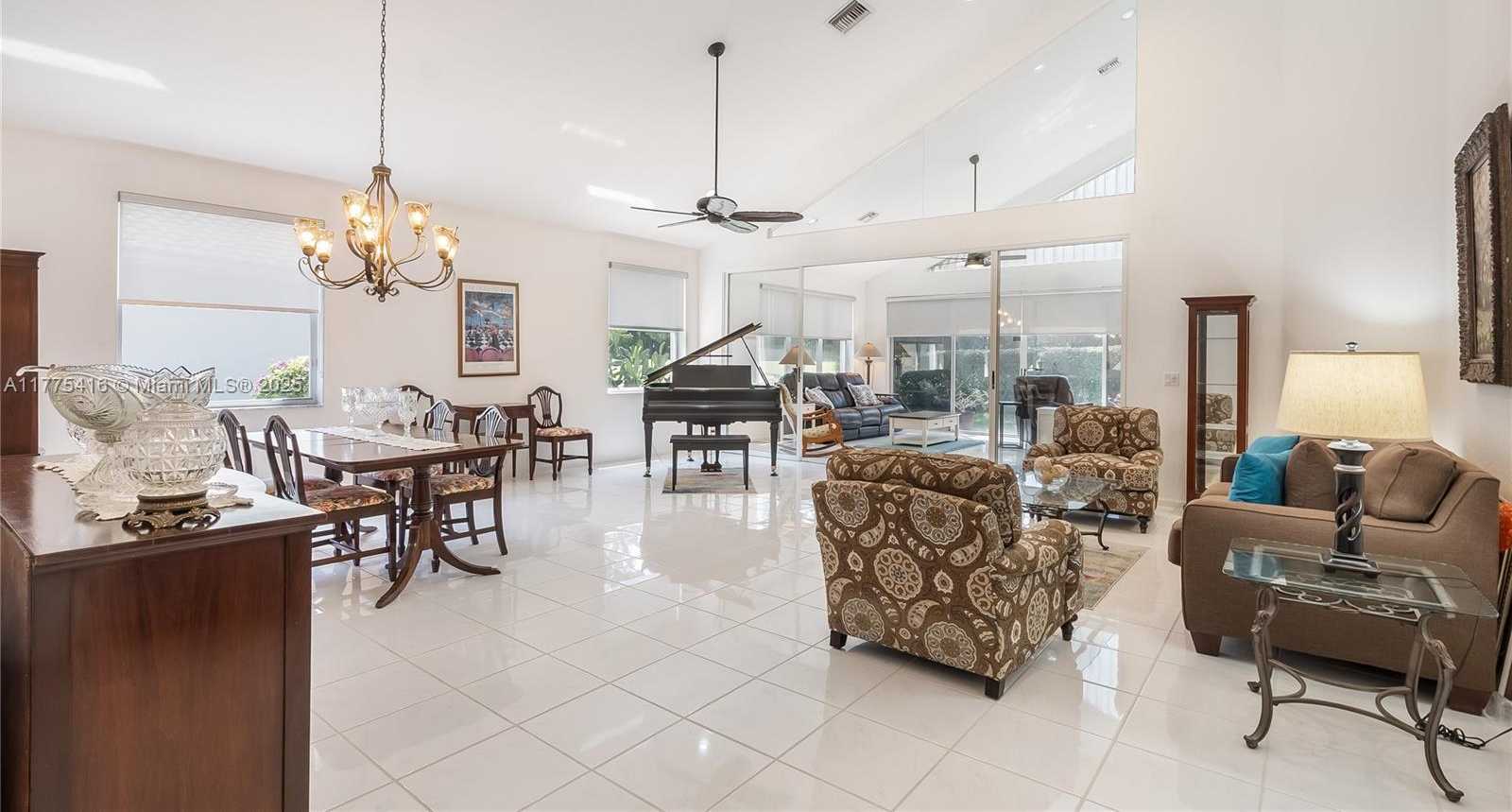 Small Image of 11893 FOUNTAINSIDE CIR, Boynton Beach Number 6