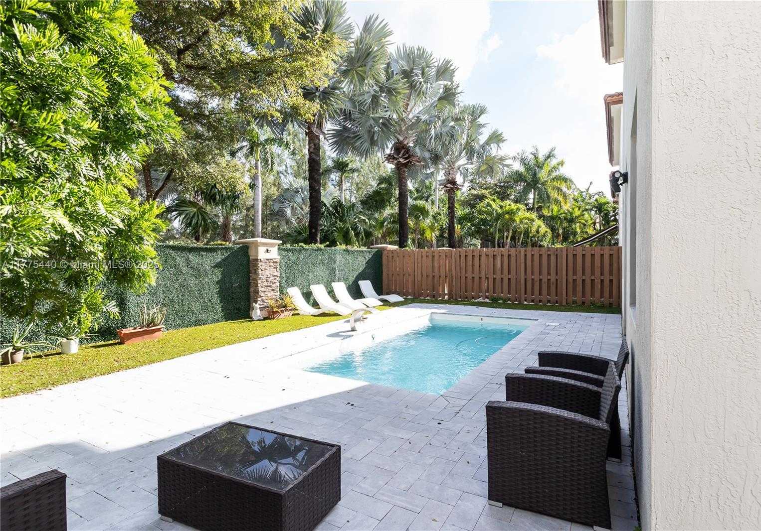 Small Image of 10013 NORTH WEST 89TH TER, Doral Number 19