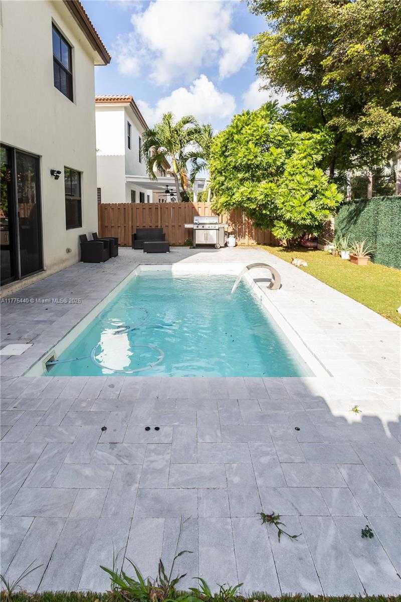 Small Image of 10013 NORTH WEST 89TH TER, Doral Number 21