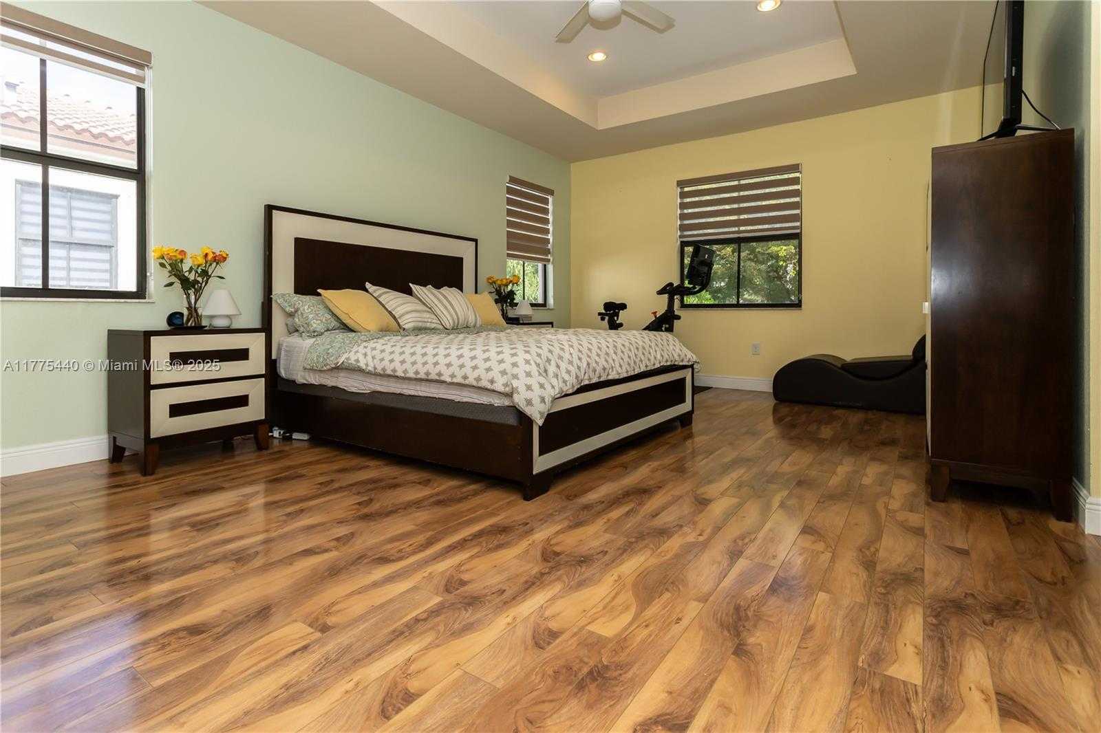 Small Image of 10013 NORTH WEST 89TH TER, Doral Number 26