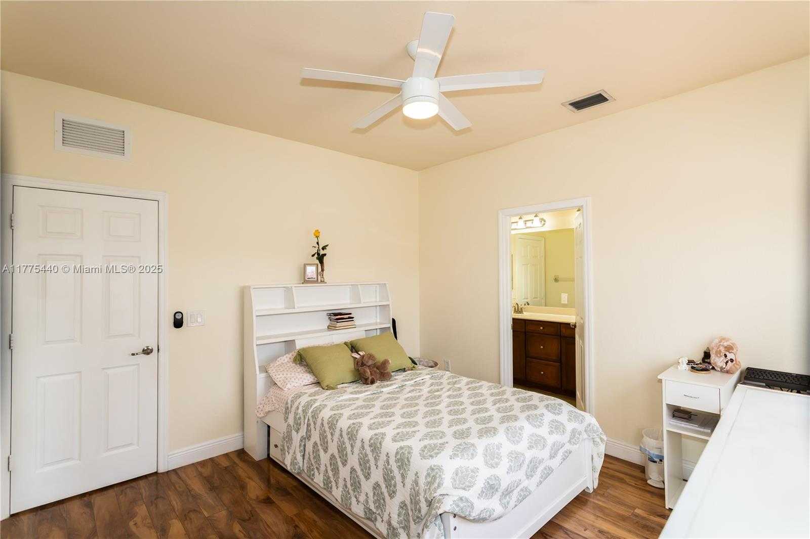 Small Image of 10013 NORTH WEST 89TH TER, Doral Number 41