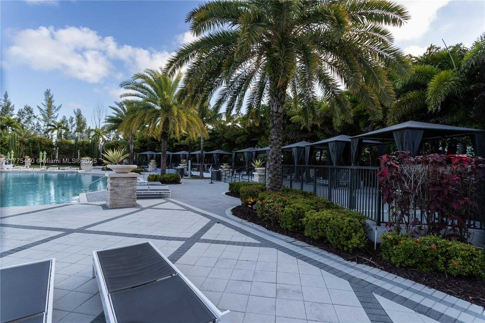 Small Image of 10013 NORTH WEST 89TH TER, Doral Number 63