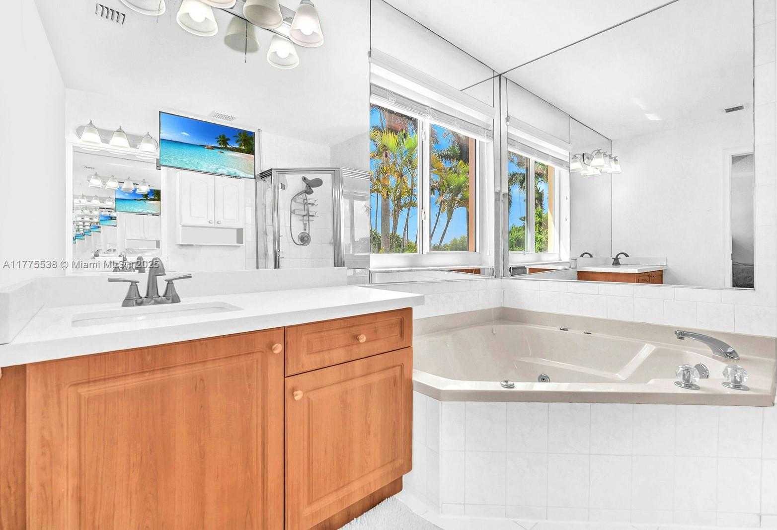 Small Image of 11210 ROCKINGHORSE RD, Cooper City Number 15