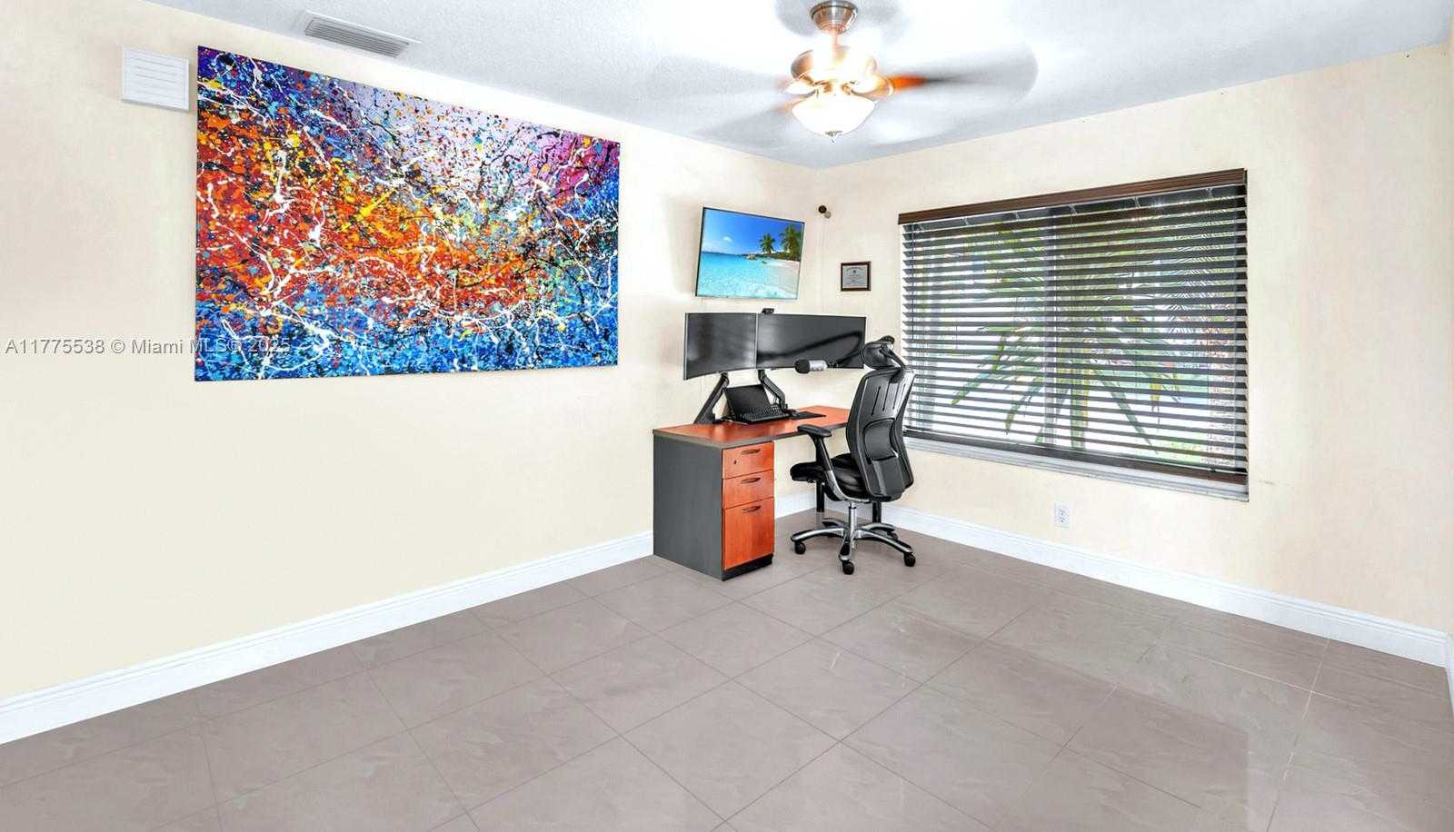 Small Image of 11210 ROCKINGHORSE RD, Cooper City Number 19