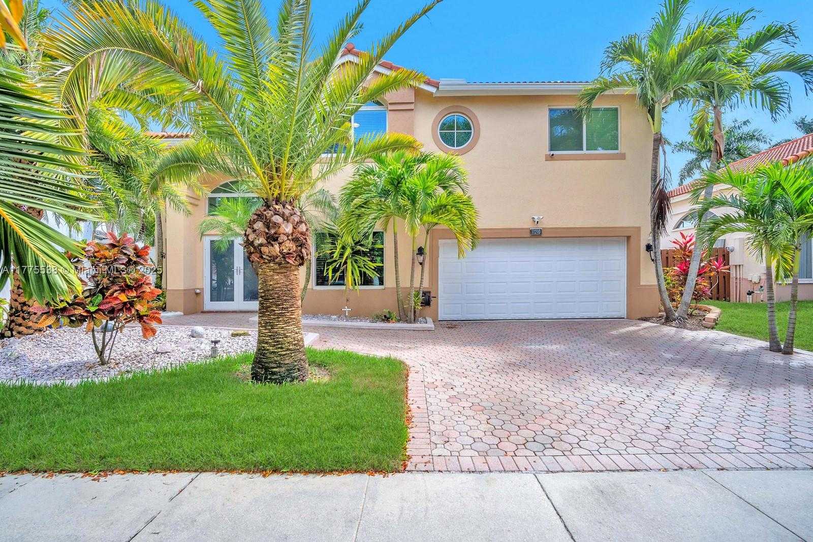 Small Image of 11210 ROCKINGHORSE RD, Cooper City Number 2