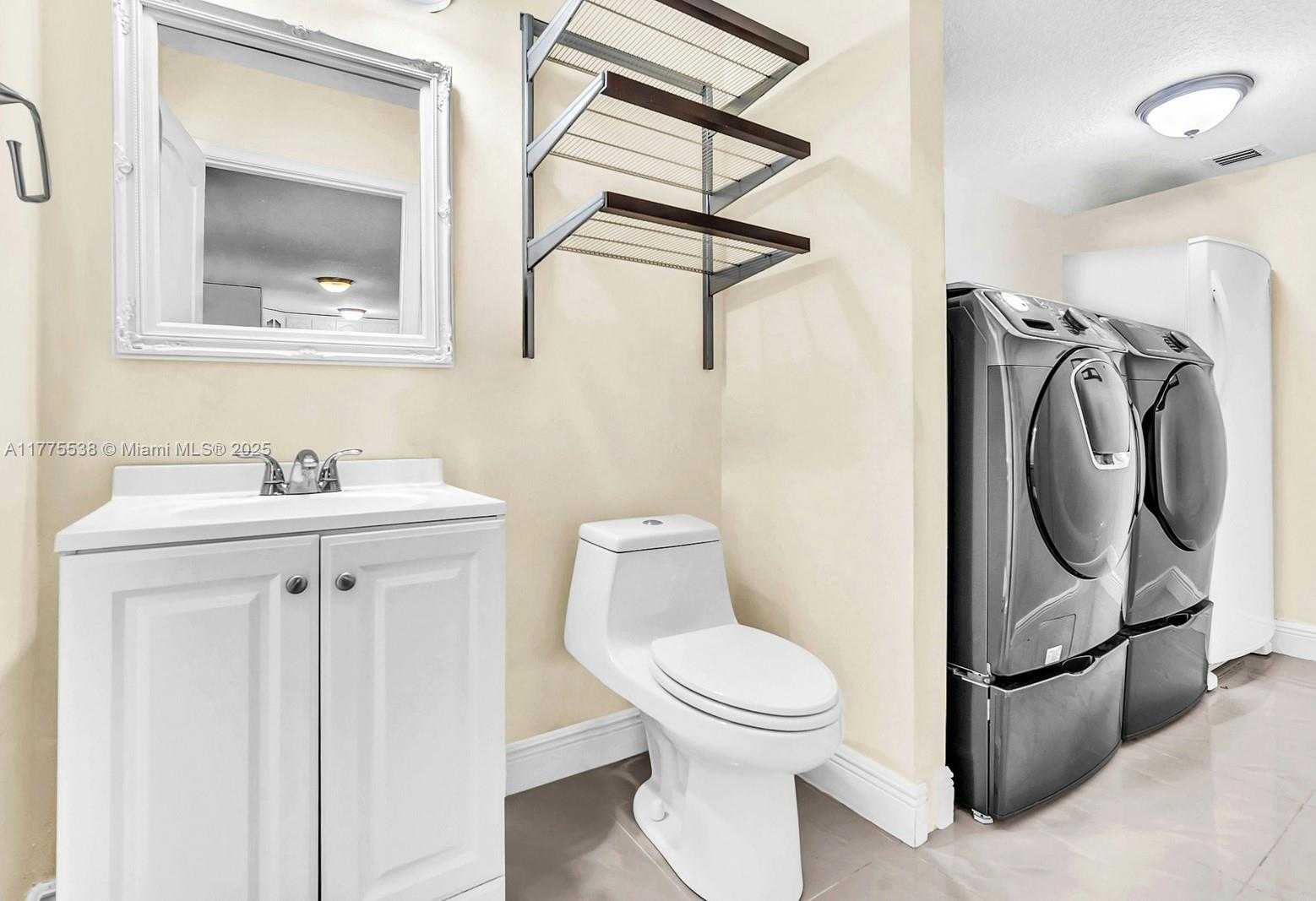 Small Image of 11210 ROCKINGHORSE RD, Cooper City Number 22