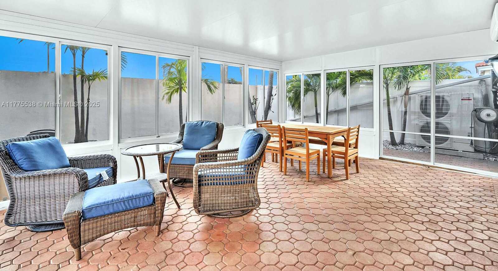 Small Image of 11210 ROCKINGHORSE RD, Cooper City Number 24