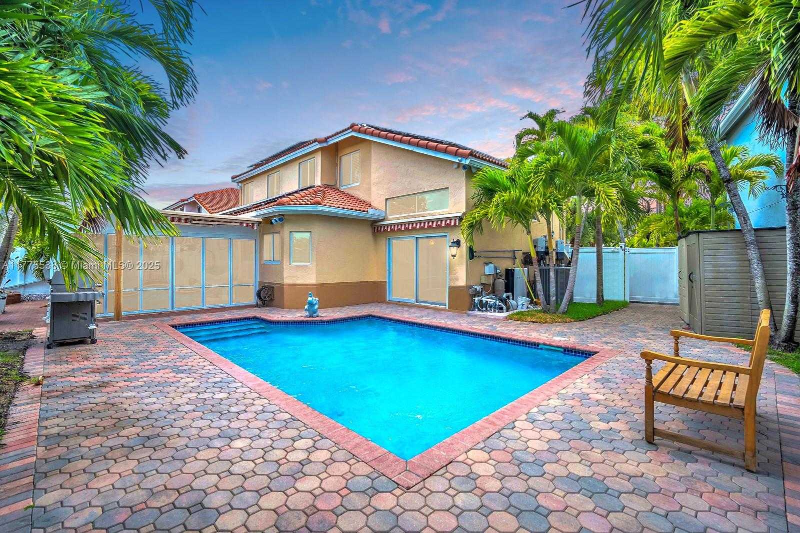 Small Image of 11210 ROCKINGHORSE RD, Cooper City Number 26