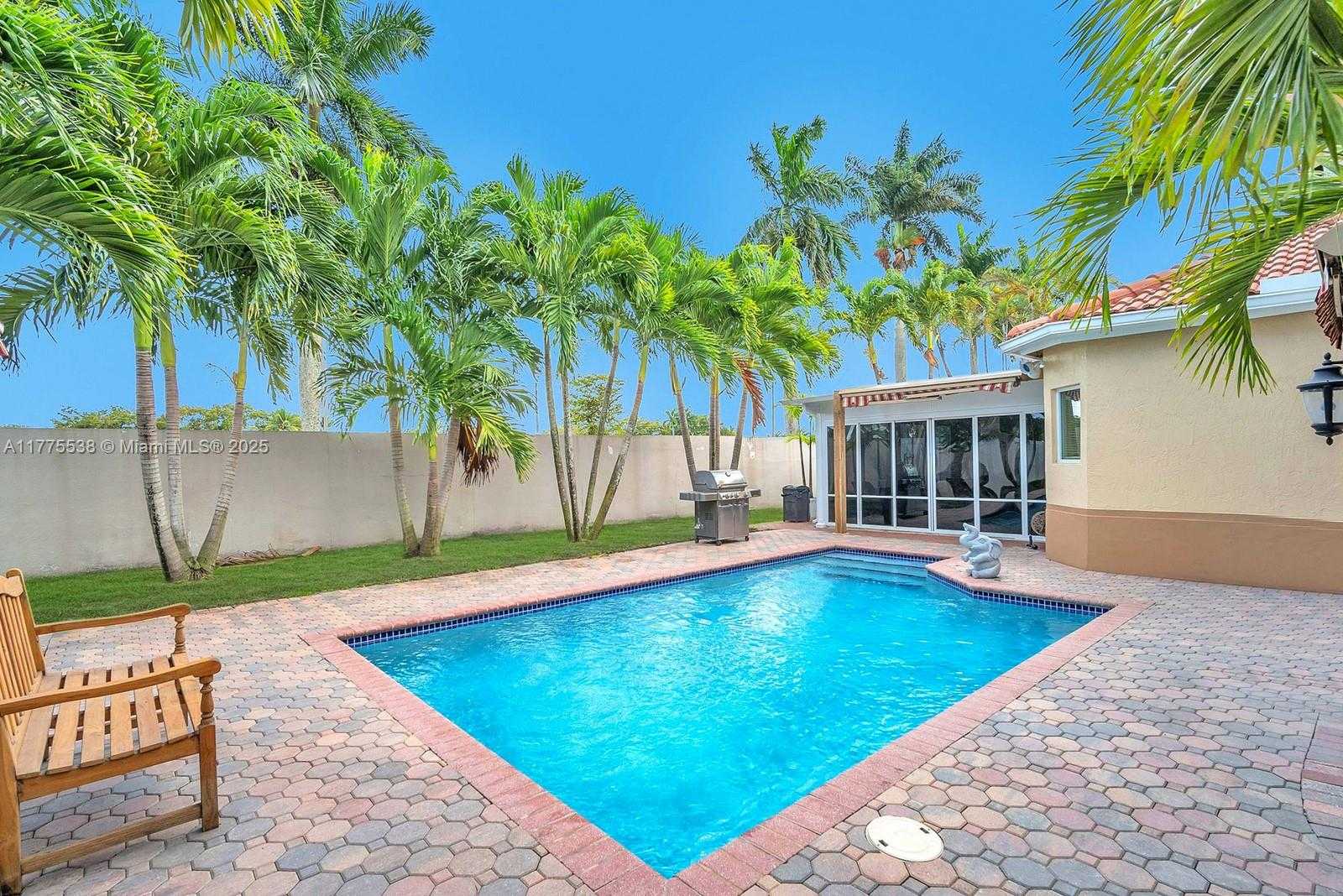 Small Image of 11210 ROCKINGHORSE RD, Cooper City Number 27