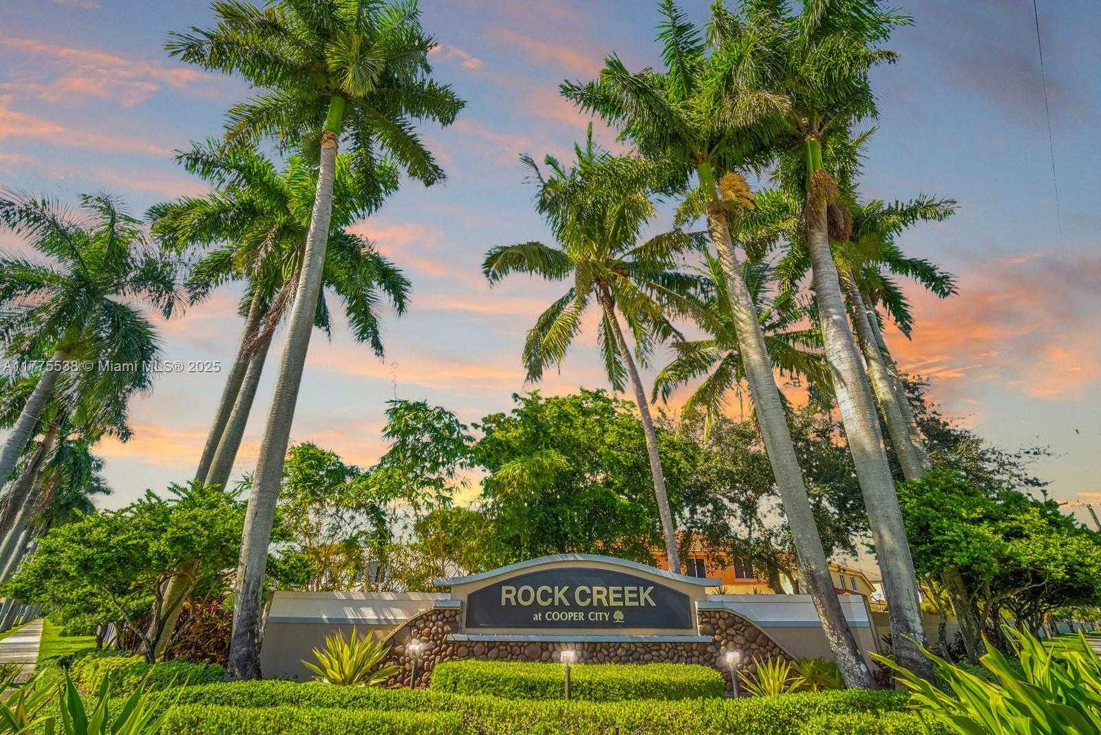 Small Image of 11210 ROCKINGHORSE RD, Cooper City Number 39