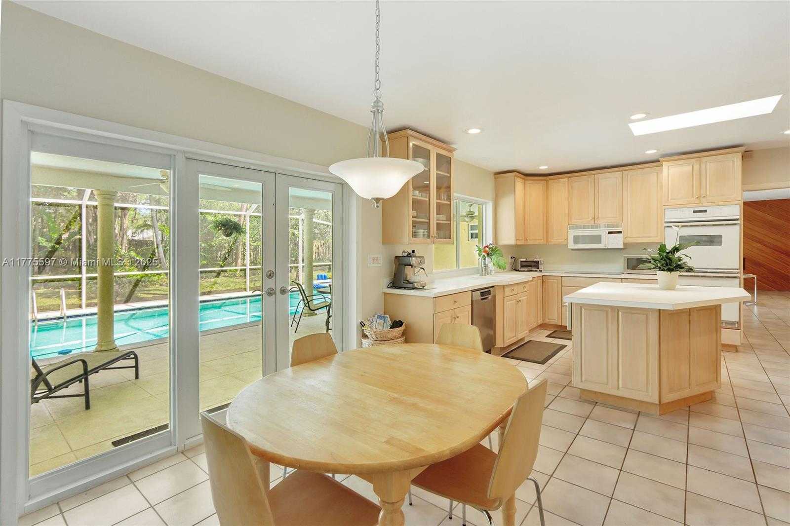 Small Image of 15023 SOUTH WEST 74TH PL, Palmetto Bay Number 18