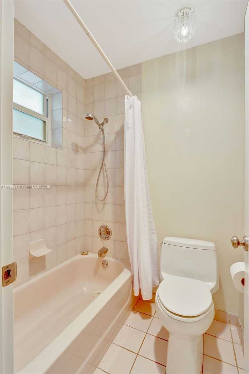 Small Image of 15023 SOUTH WEST 74TH PL, Palmetto Bay Number 27