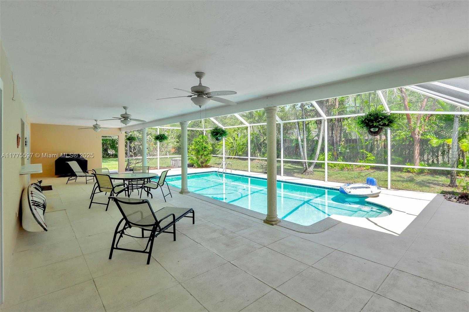 Small Image of 15023 SOUTH WEST 74TH PL, Palmetto Bay Number 35