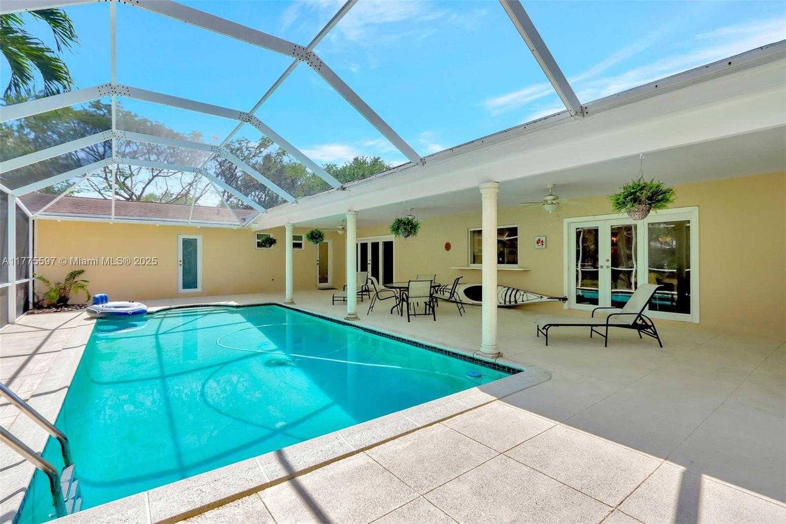 Small Image of 15023 SOUTH WEST 74TH PL, Palmetto Bay Number 36