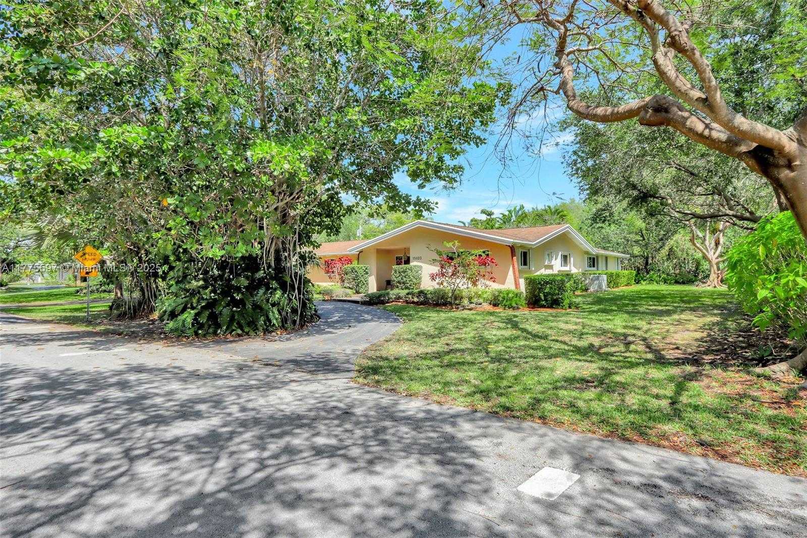Small Image of 15023 SOUTH WEST 74TH PL, Palmetto Bay Number 38