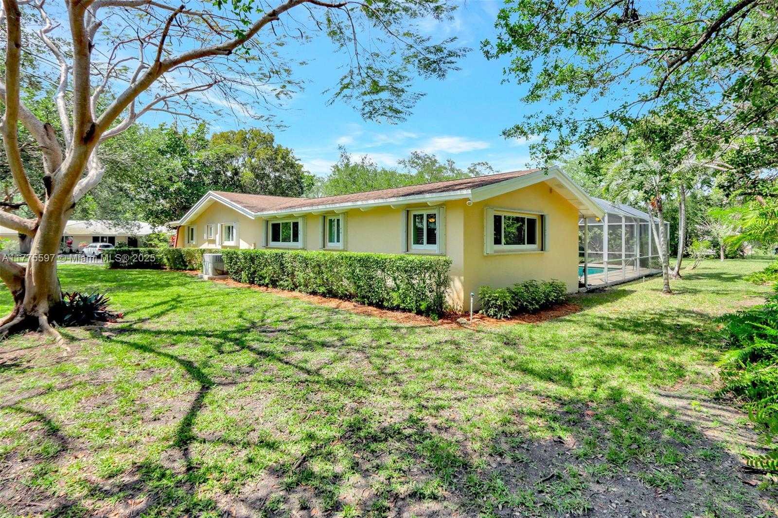 Small Image of 15023 SOUTH WEST 74TH PL, Palmetto Bay Number 39