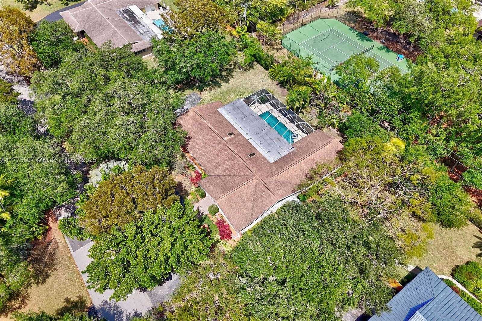 Small Image of 15023 SOUTH WEST 74TH PL, Palmetto Bay Number 46