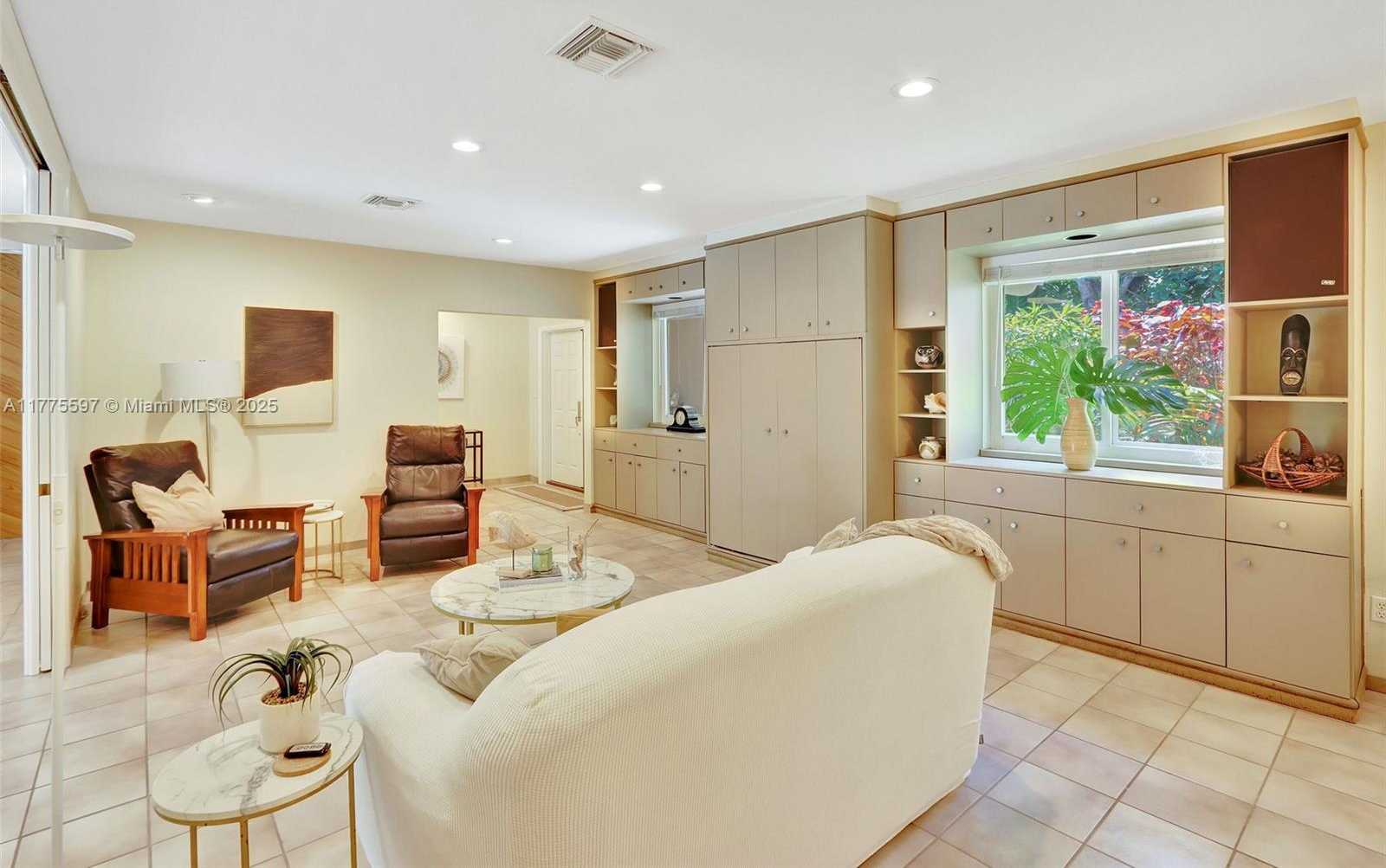 Small Image of 15023 SOUTH WEST 74TH PL, Palmetto Bay Number 5
