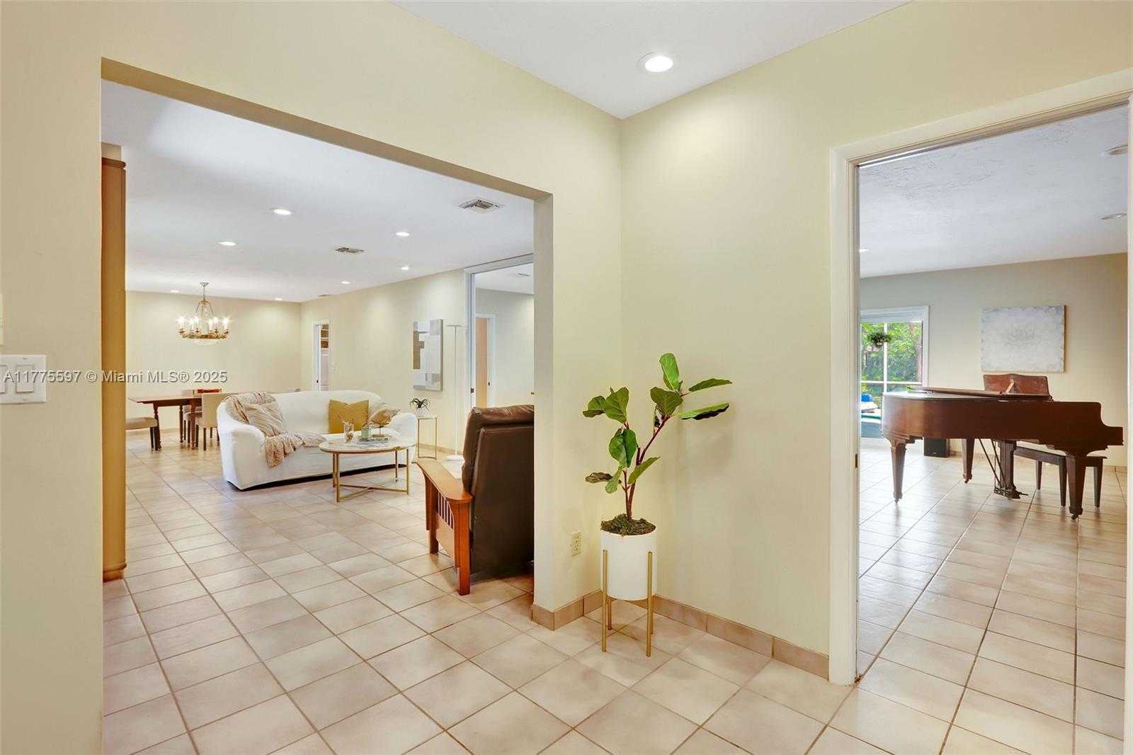 Small Image of 15023 SOUTH WEST 74TH PL, Palmetto Bay Number 6