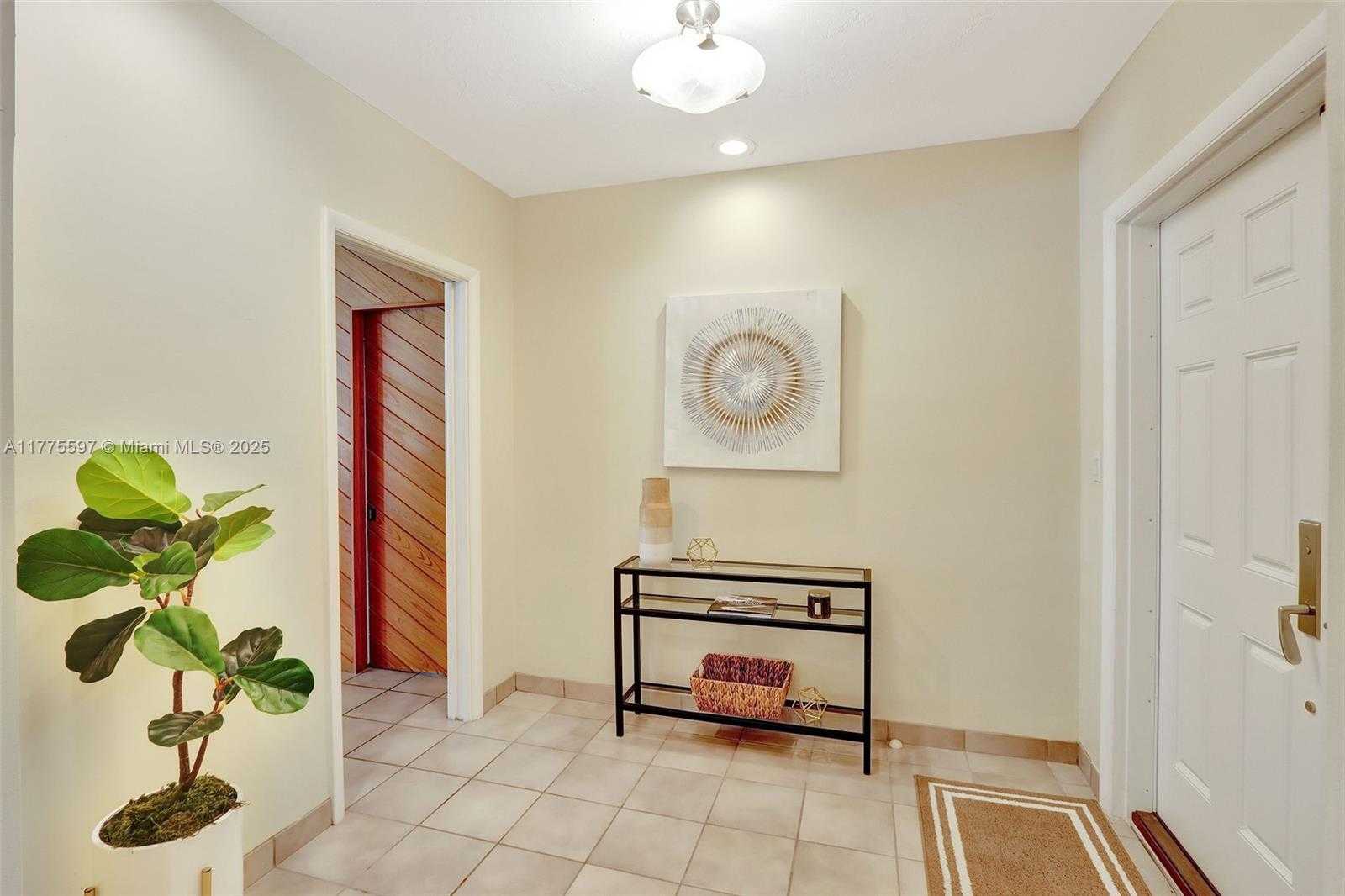 Small Image of 15023 SOUTH WEST 74TH PL, Palmetto Bay Number 7