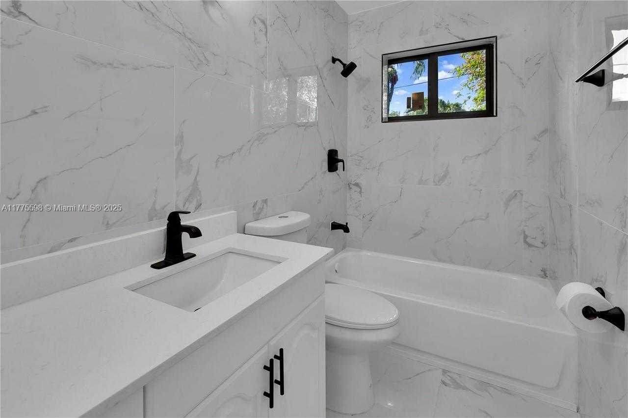 Small Image of 21341 NORTH EAST 25TH CT, Aventura Number 8