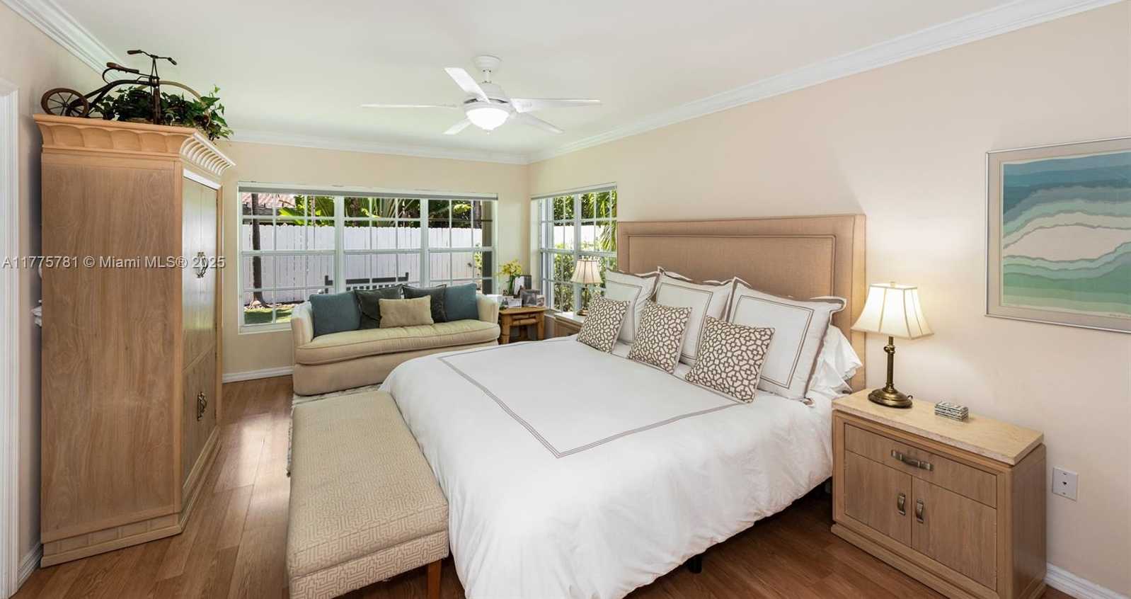 Small Image of 250 GREENWOOD DRIVE, Key Biscayne Number 12
