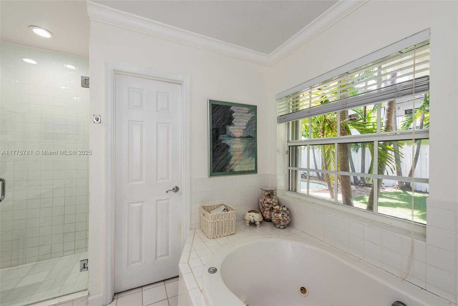 Small Image of 250 GREENWOOD DRIVE, Key Biscayne Number 15
