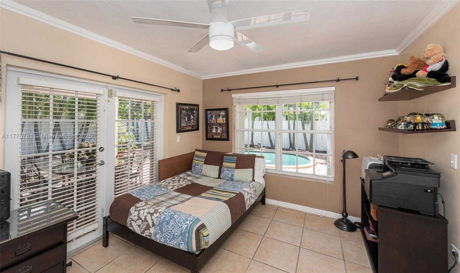 Small Image of 250 GREENWOOD DRIVE, Key Biscayne Number 16