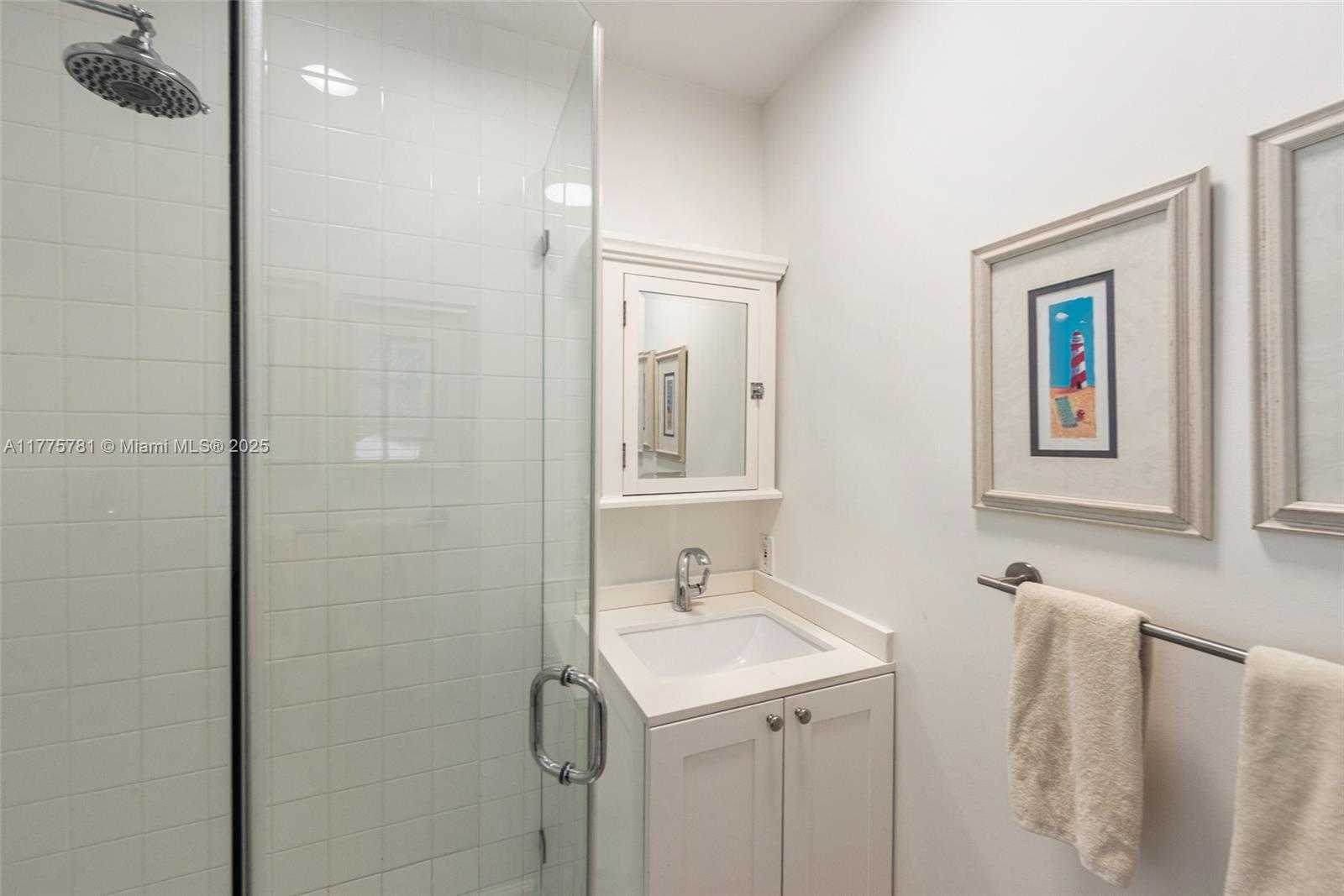 Small Image of 250 GREENWOOD DRIVE, Key Biscayne Number 17