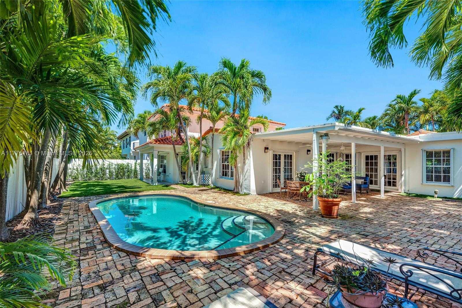 Small Image of 250 GREENWOOD DRIVE, Key Biscayne Number 2