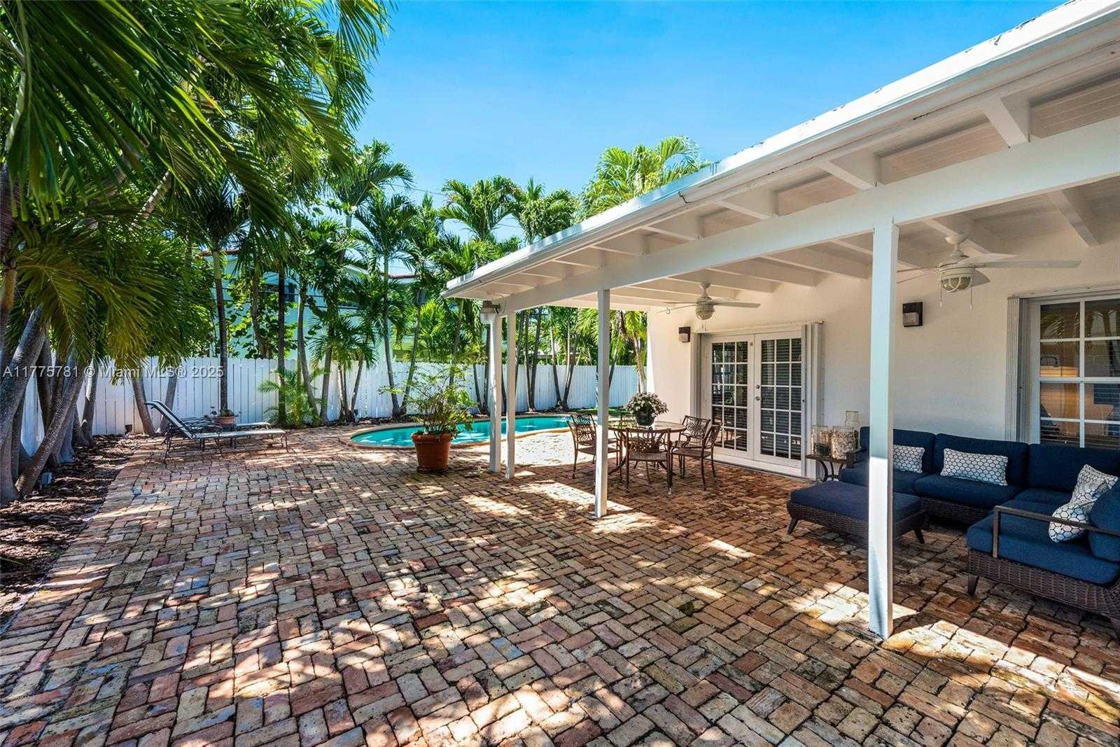 Small Image of 250 GREENWOOD DRIVE, Key Biscayne Number 21