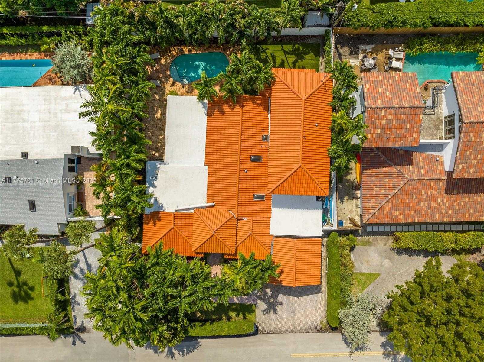 Small Image of 250 GREENWOOD DRIVE, Key Biscayne Number 25