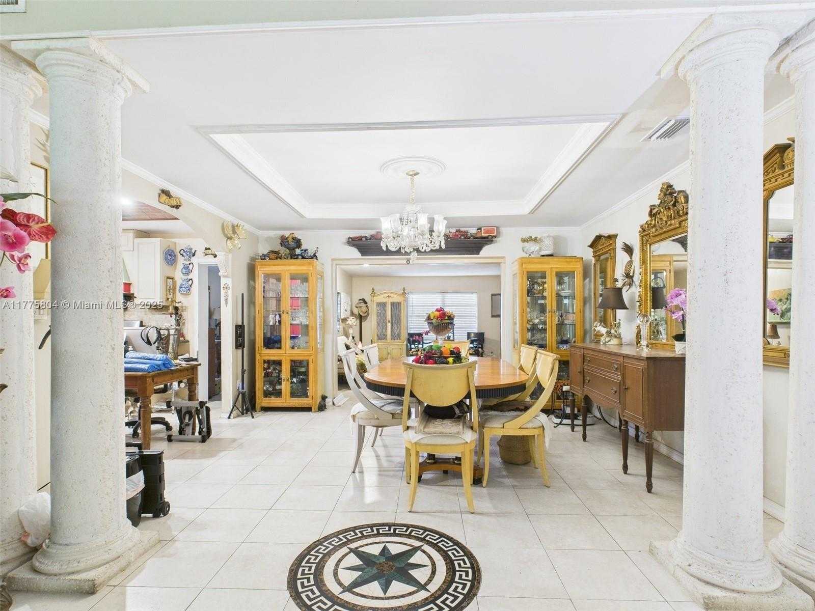 Small Image of 19341 HOLIDAY RD, Cutler Bay Number 13