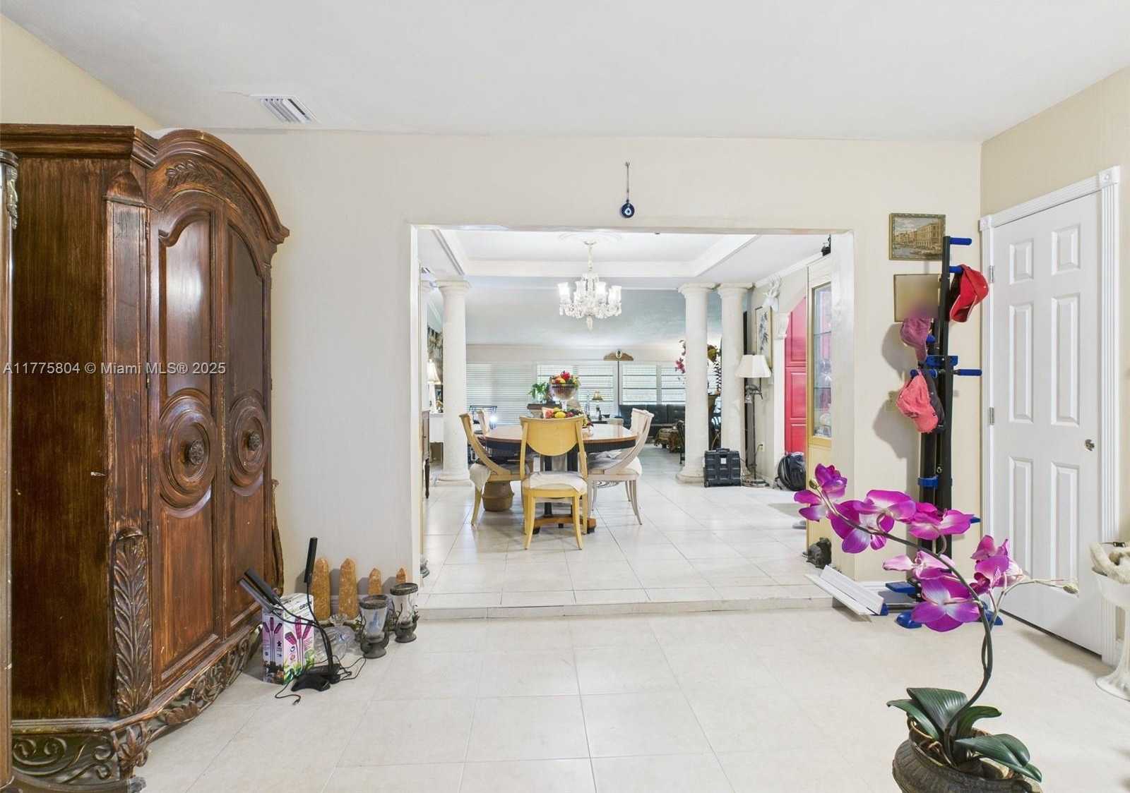 Small Image of 19341 HOLIDAY RD, Cutler Bay Number 16